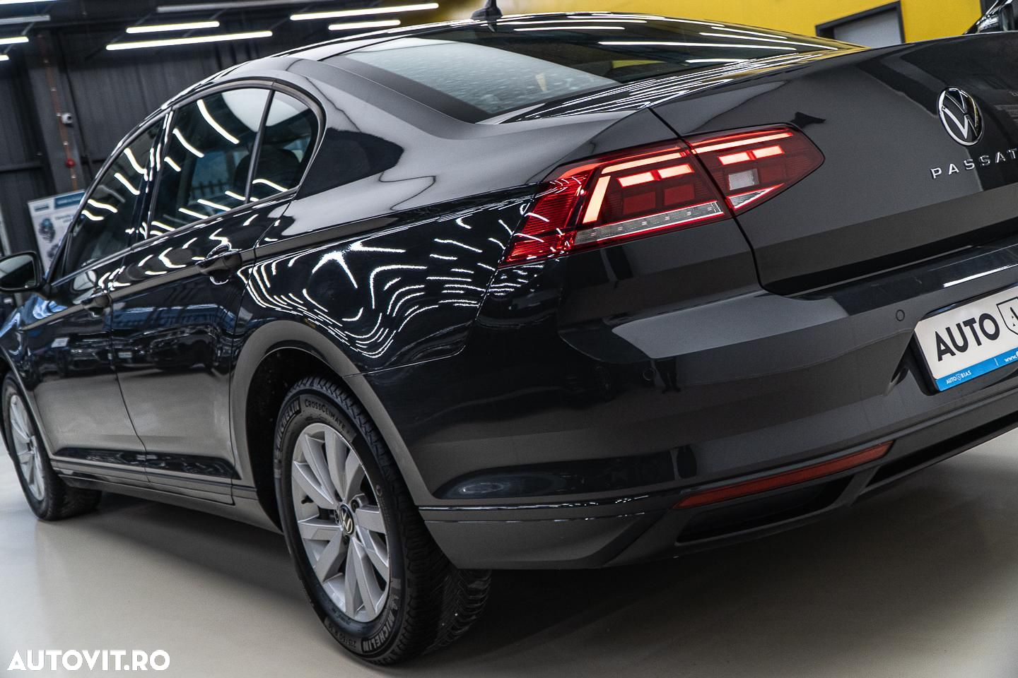 Volkswagen Passat 2.0 TDI DSG Comfortline - 32