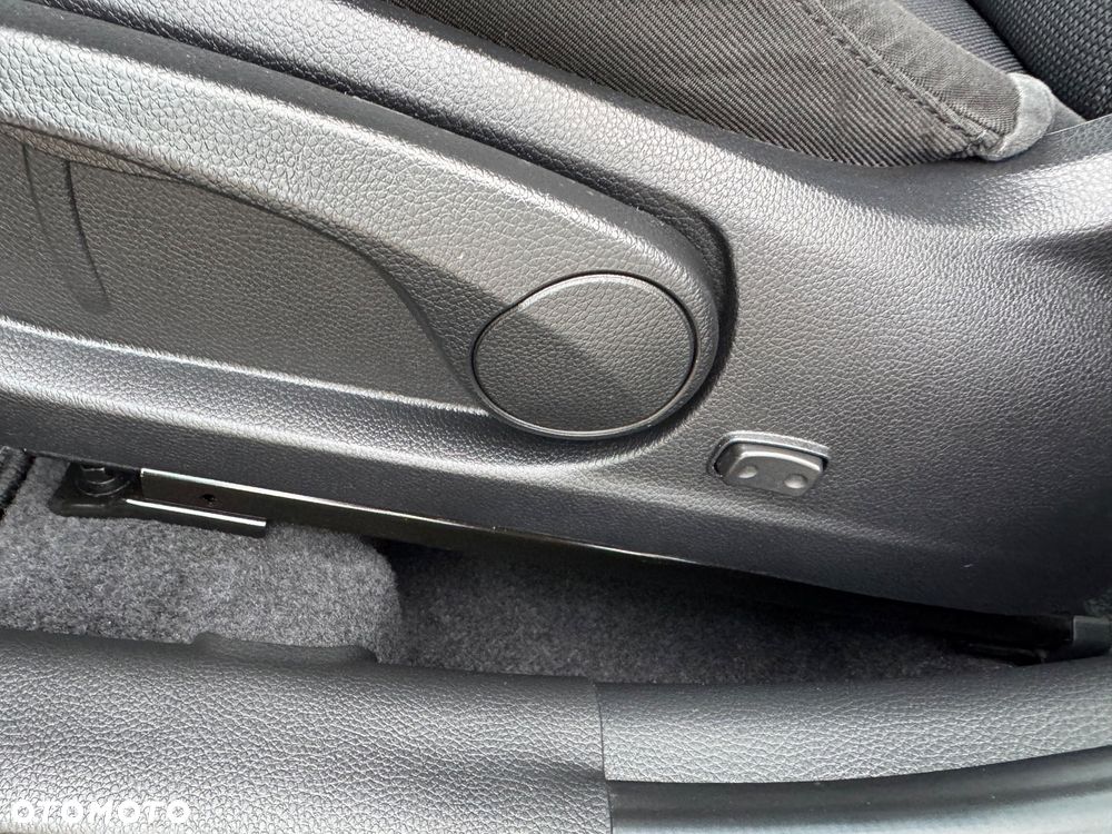 Hyundai i30 blue 1.4 YES Silver - 30