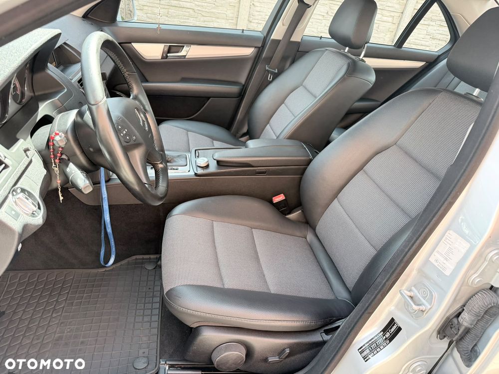 Mercedes-Benz Klasa C 250 CDI DPF Automatik BlueEFFICIENCY Avantgarde - 19