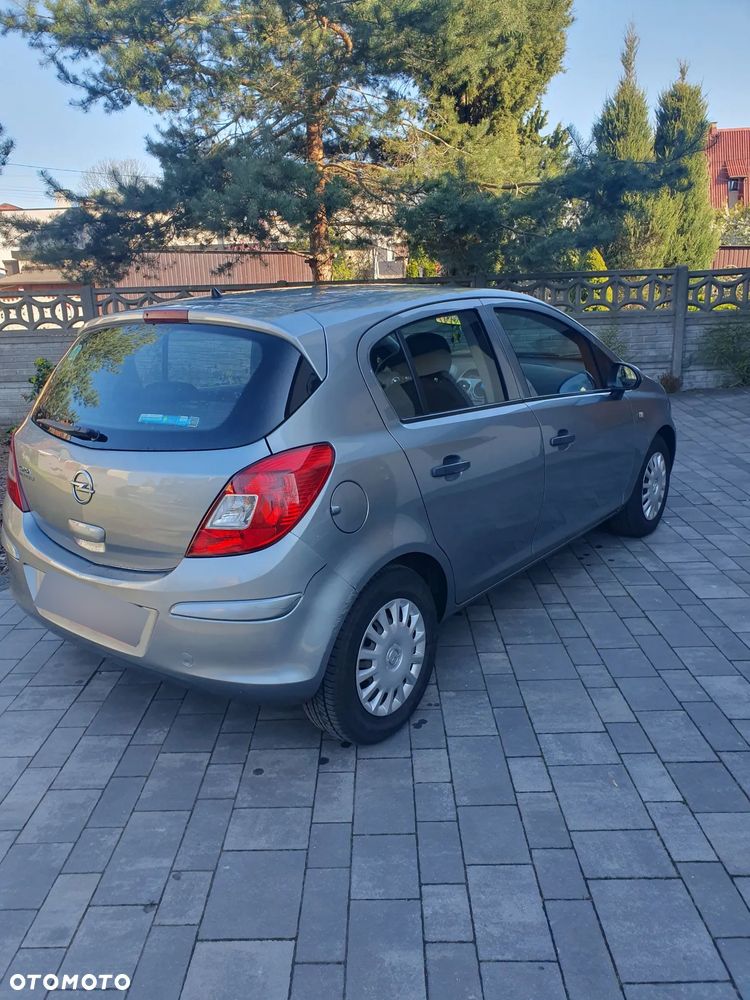 Opel Corsa 1.2 16V Essentia - 5