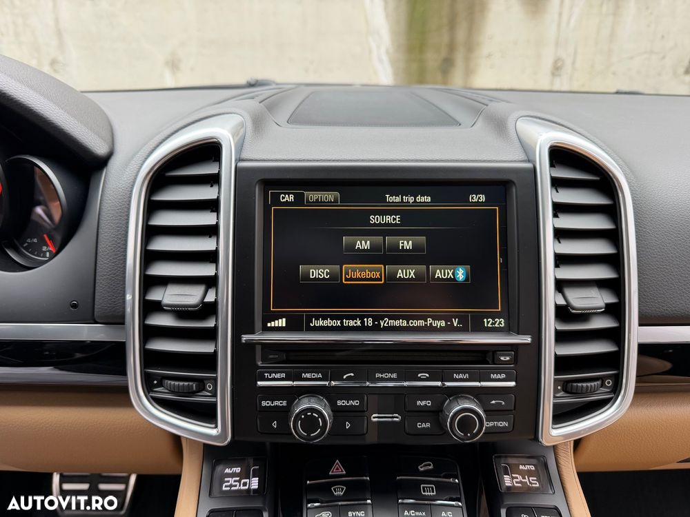 Porsche Cayenne Diesel Platinum Edition - 29