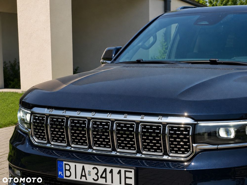 Jeep Grand Wagoneer - 7