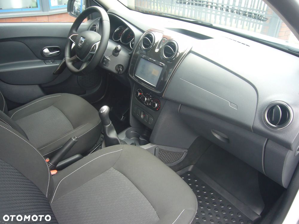 Dacia Sandero 0.9 TCe SL Celebration S&S - 18