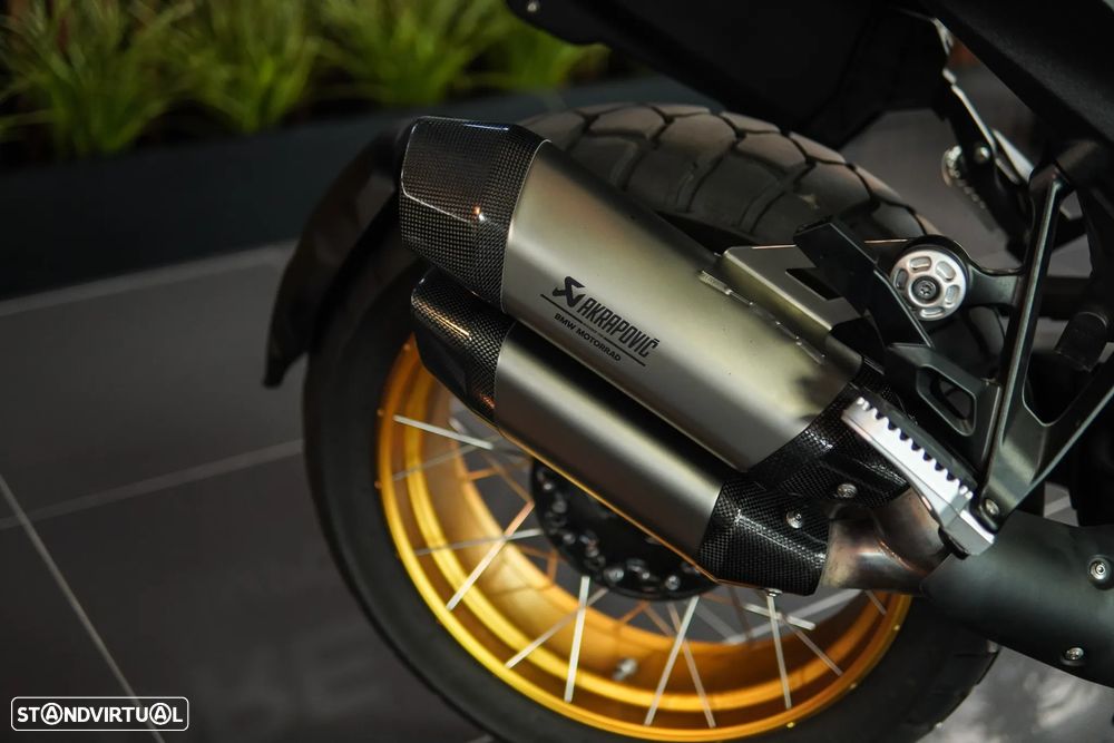 BMW R 1300 GS TRIPLE BLACK C/RODAS RAIOS DOURADAS - 60