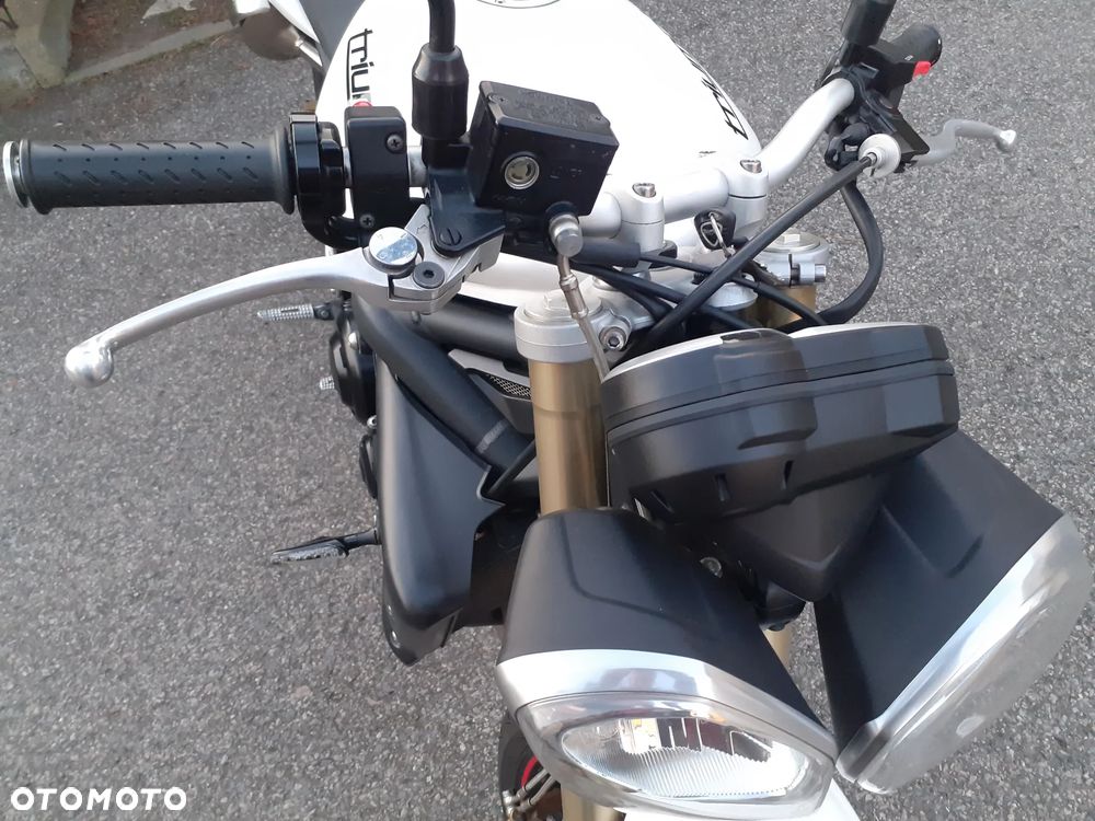 Triumph Street Triple - 24