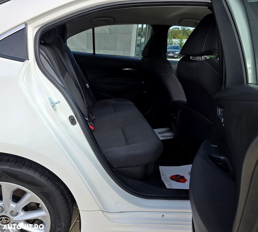 Toyota Corolla Sedan 1.8 HSD Dynamic - 21