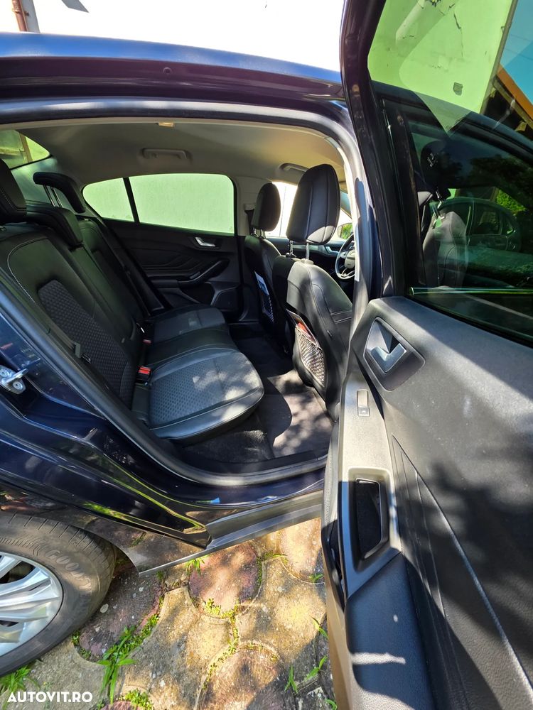 Ford Focus 1.0 EcoBoost MHEV Titanium - 13