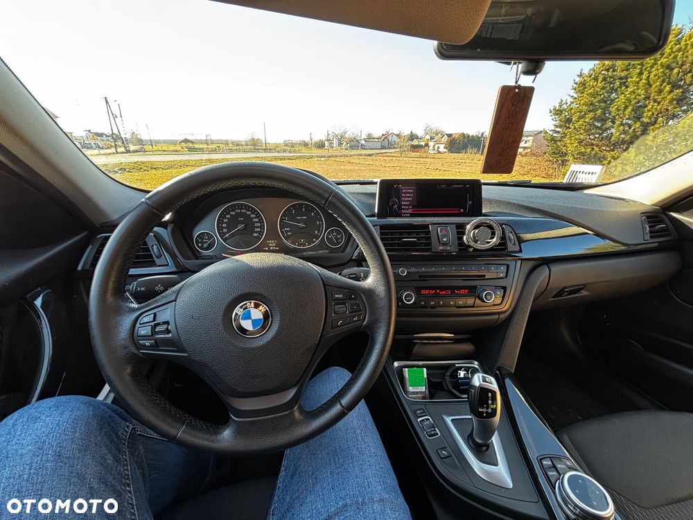 BMW Seria 3 320d DPF Edition Exclusive - 15