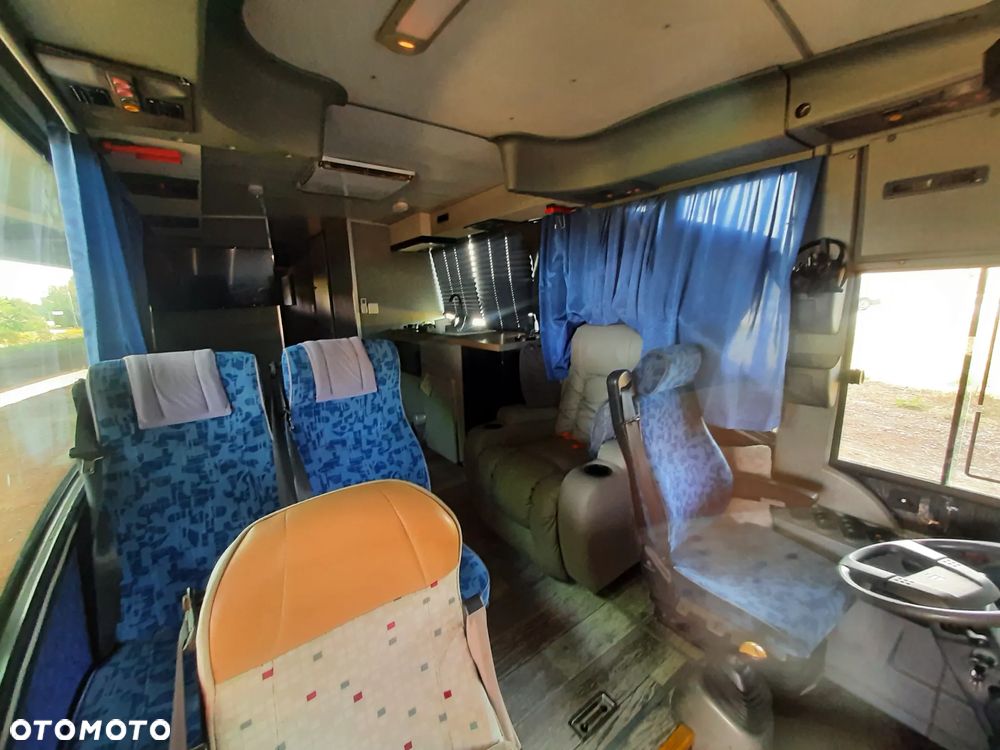 Isuzu kamper turquoise - 11