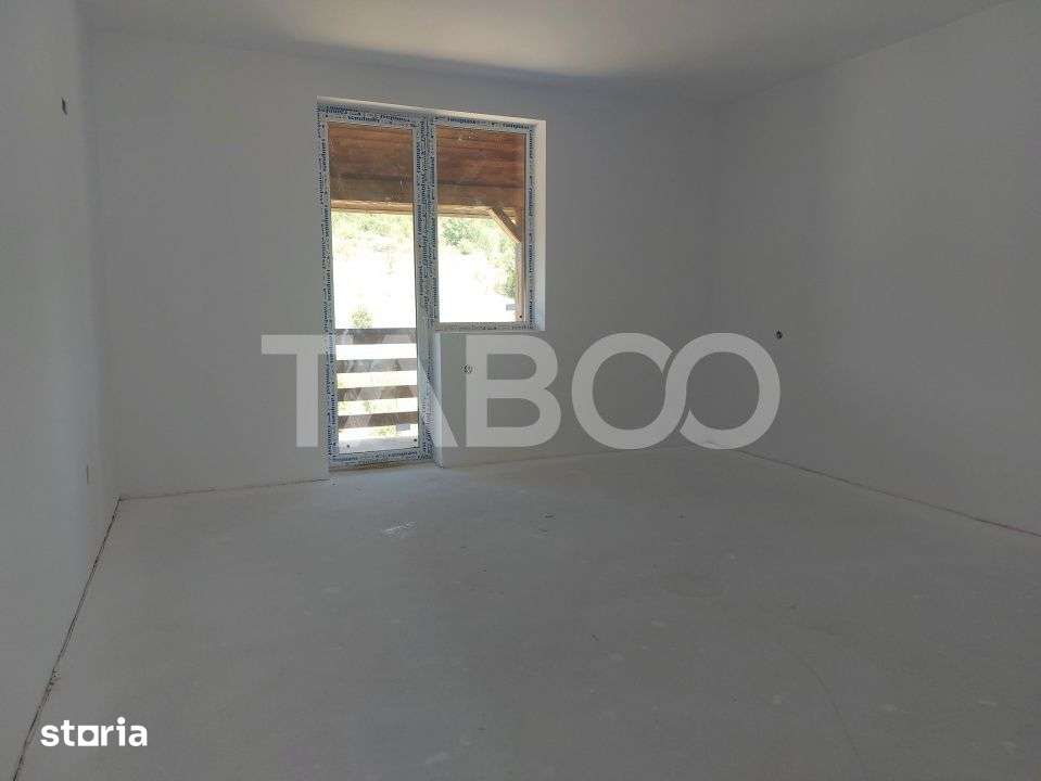 Duplex de vanzare 150 mp P+1E 4 camere 145 mp teren liber Cisnadie - Imagine principală: 2/12