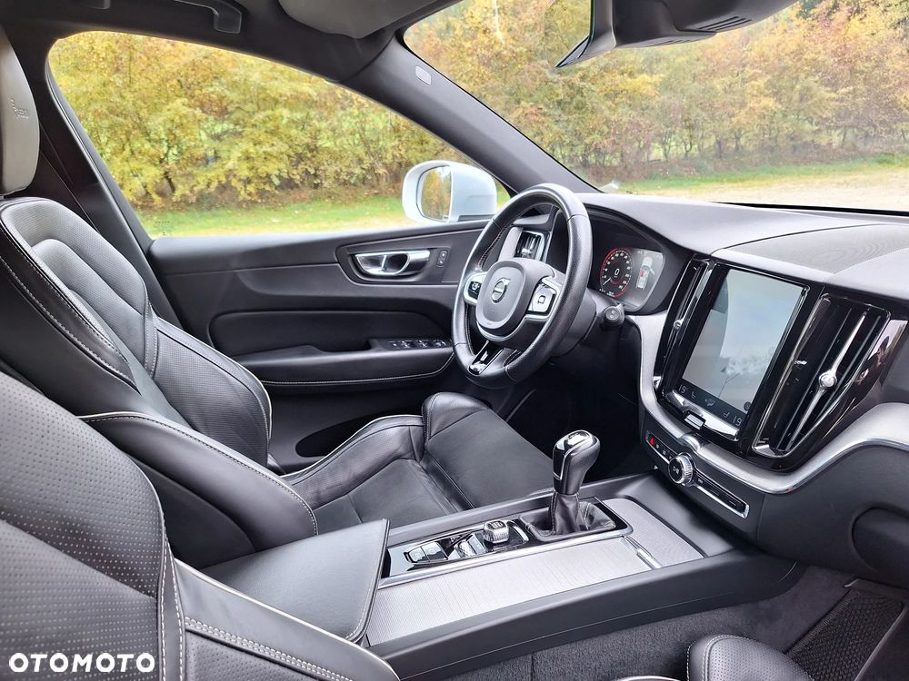 Volvo XC 60 D4 R-Design - 17