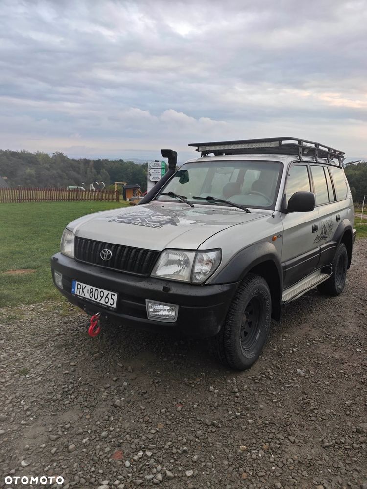 Toyota Land Cruiser - 1