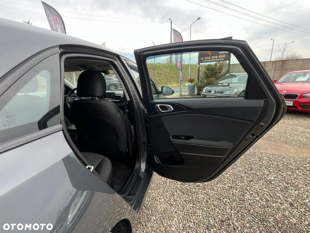Kia Ceed - 40