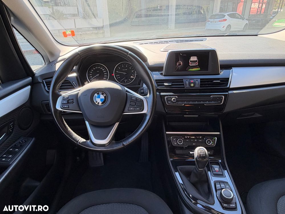 BMW Seria 2 218i - 14