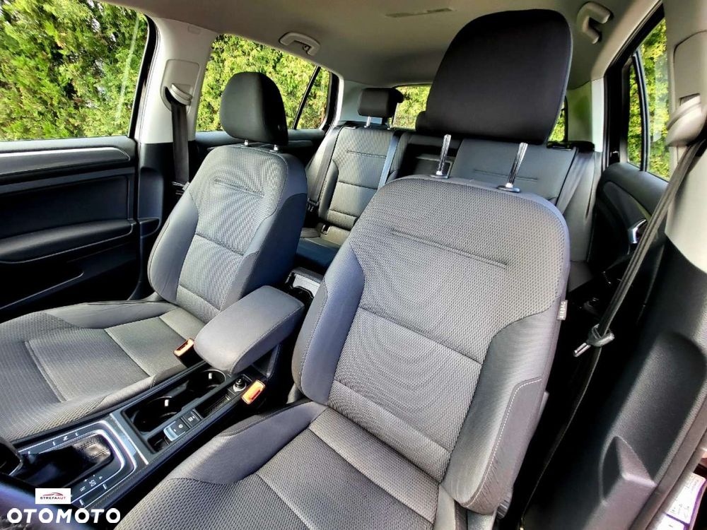 Volkswagen Golf - 11