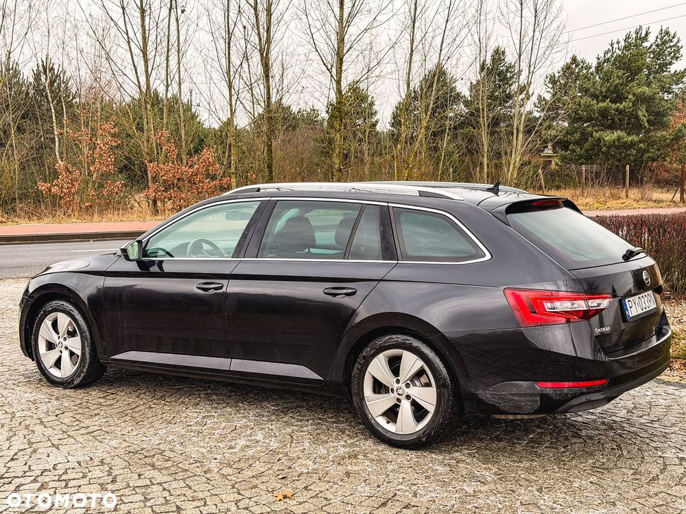 Skoda Superb 2.0 TDI DSG Ambition - 2