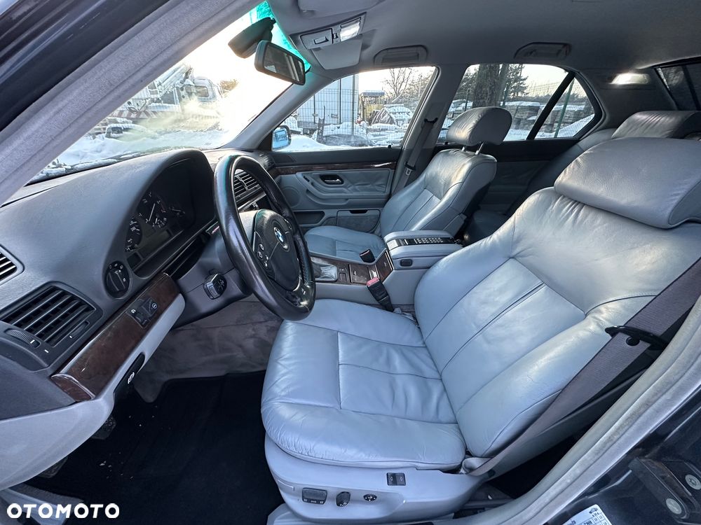 BMW Seria 7 728i - 18