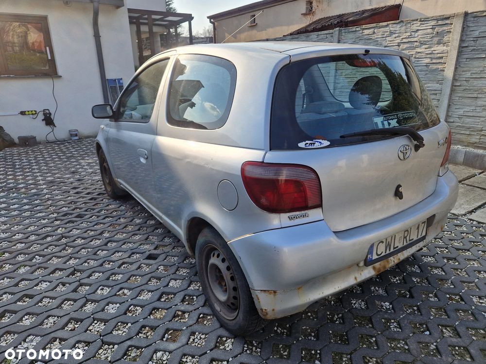 Toyota Yaris 1.0 Base - 2