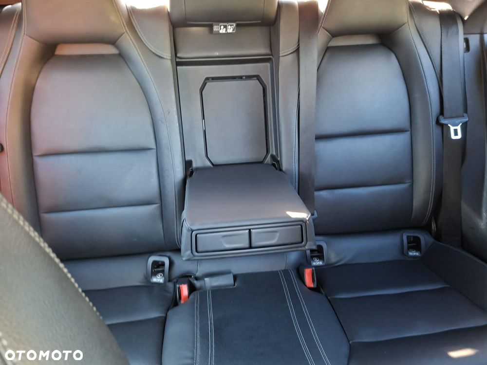Mercedes-Benz CLA 250 7G-DCT UrbanStyle Edition - 17