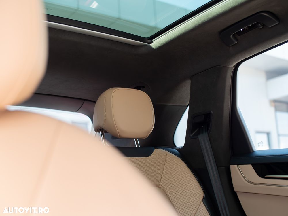 Porsche Cayenne - 24