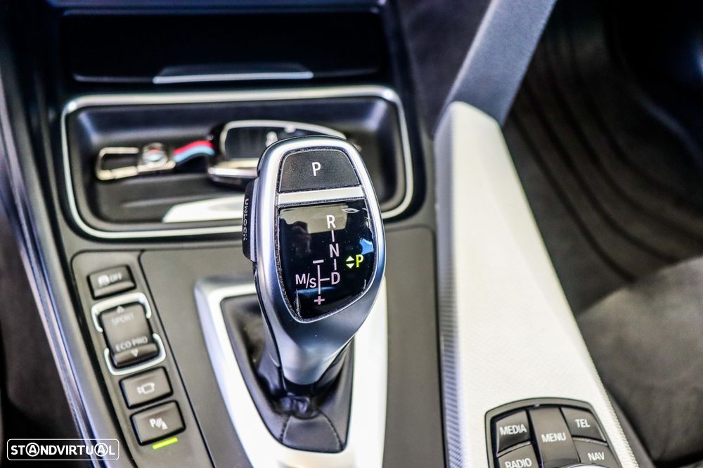 BMW 320 d Auto Pack M - 18