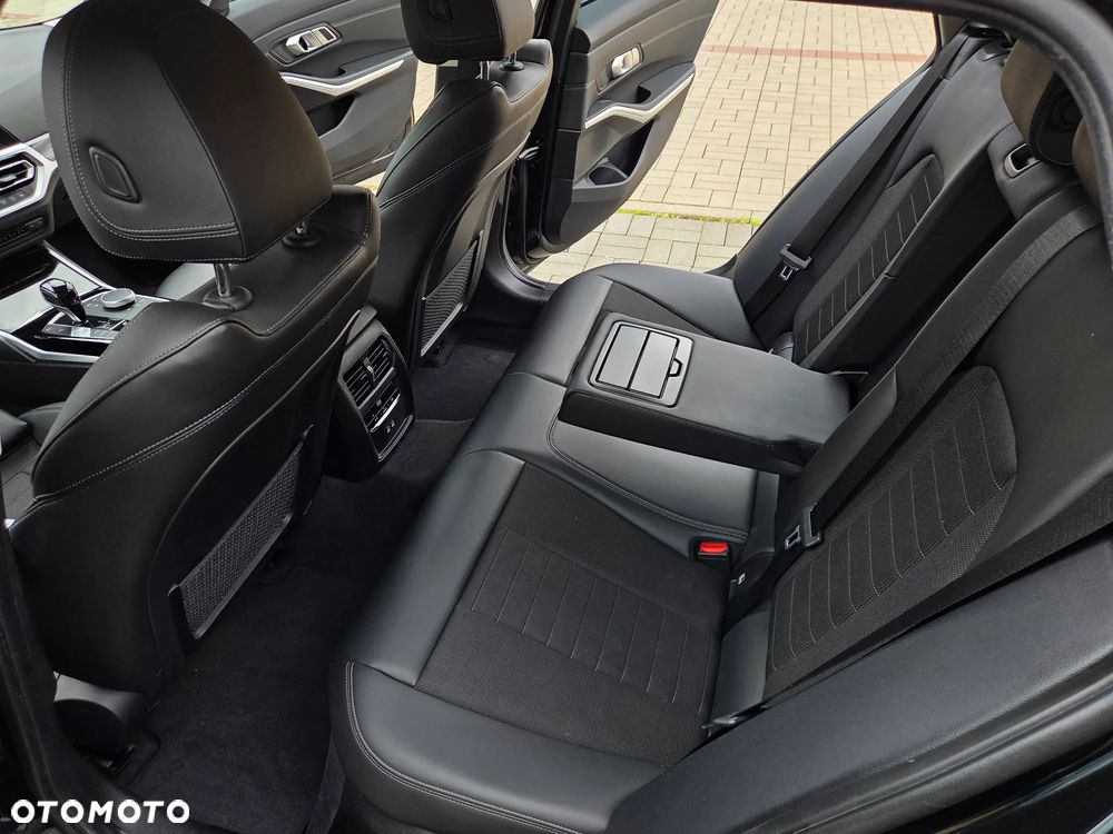 BMW Seria 3 320d M Sport Shadow sport - 28