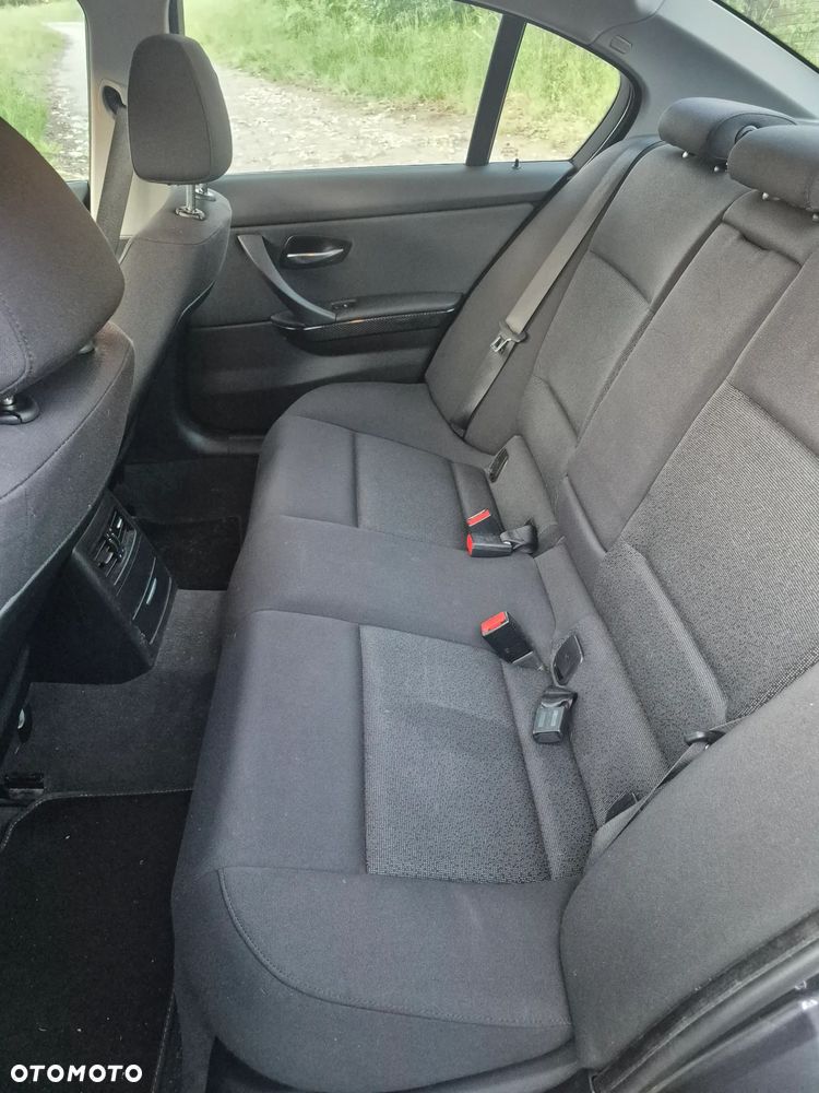 BMW Seria 3 318i - 15