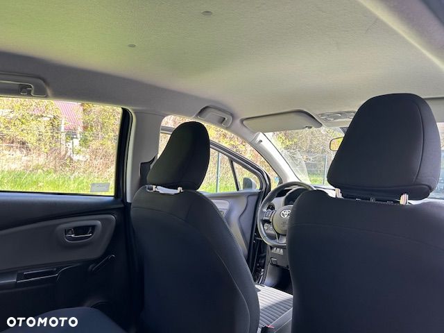 Toyota Yaris 1.5 Premium CVT - 23