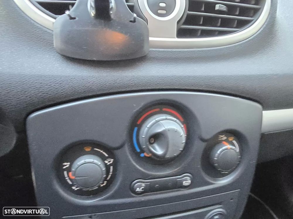 Renault Clio Break 1.2 16V Dynamique - 15