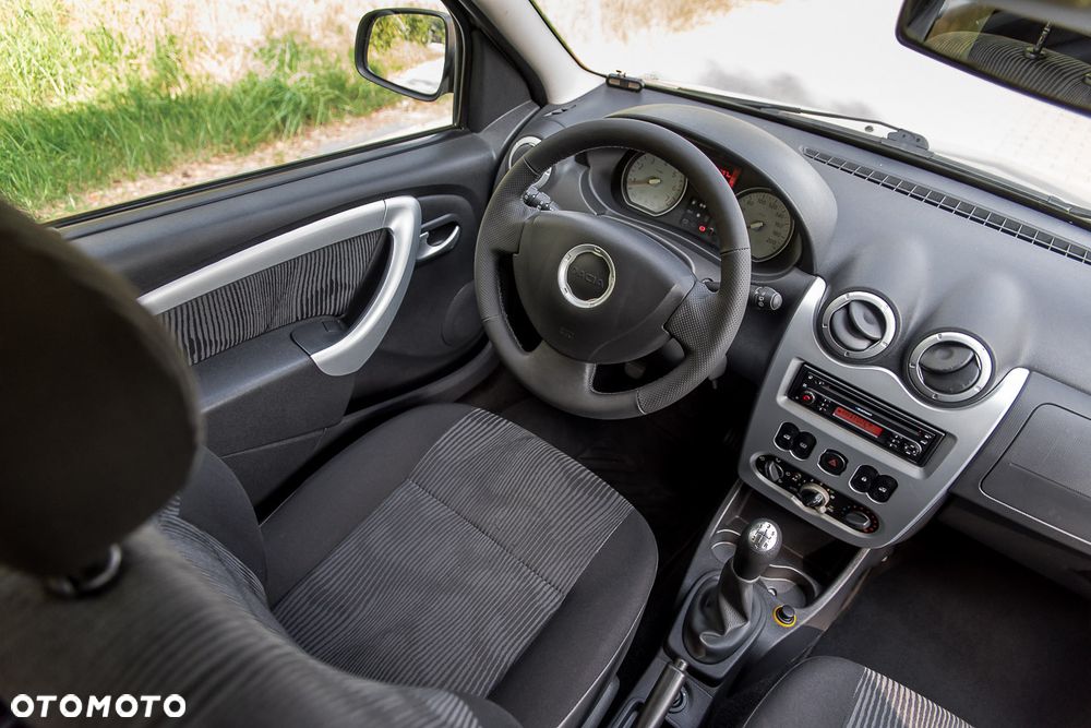 Dacia Logan 1.6 16V Laureate BL - 35