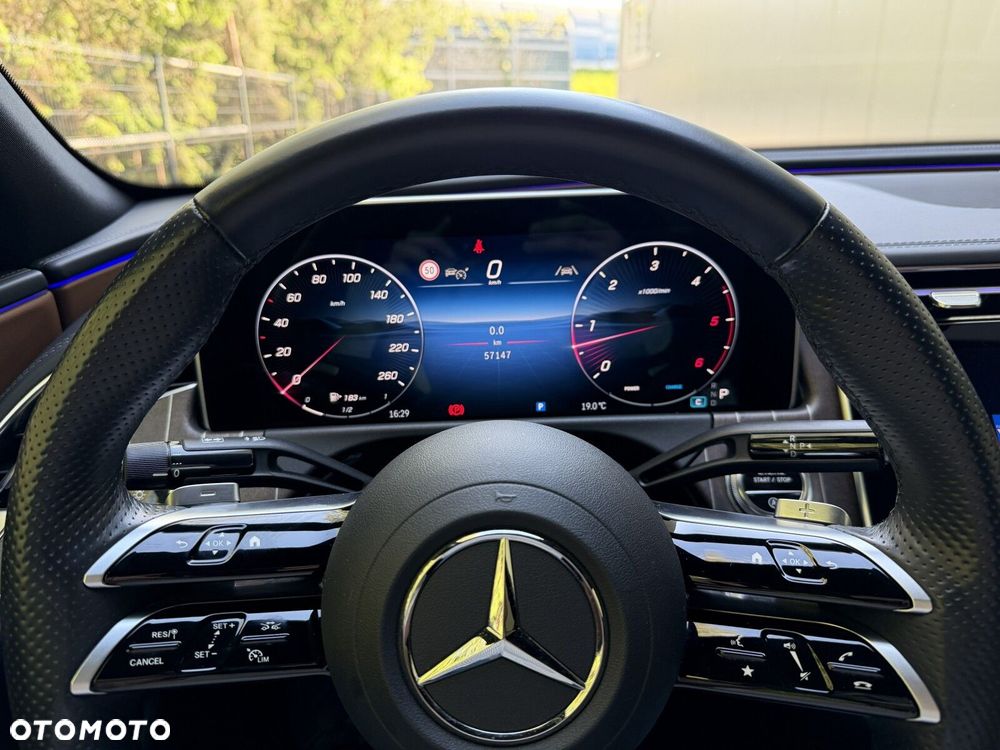 Mercedes-Benz Klasa E 220 d mHEV 4-Matic AMG 9G-Tronic - 26