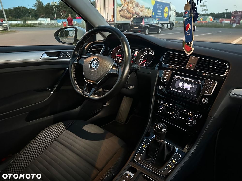 Volkswagen Golf 1.6 TDI BlueMotion Technology Cup - 15