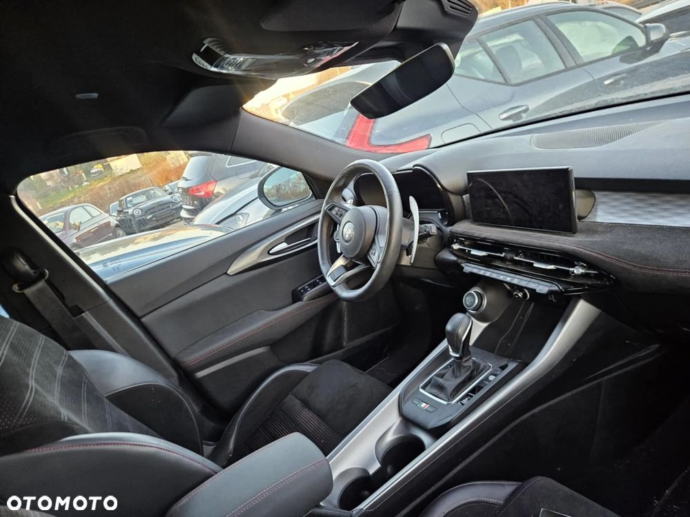 Alfa Romeo Tonale 1.3 VGT Q4 Veloce - 8