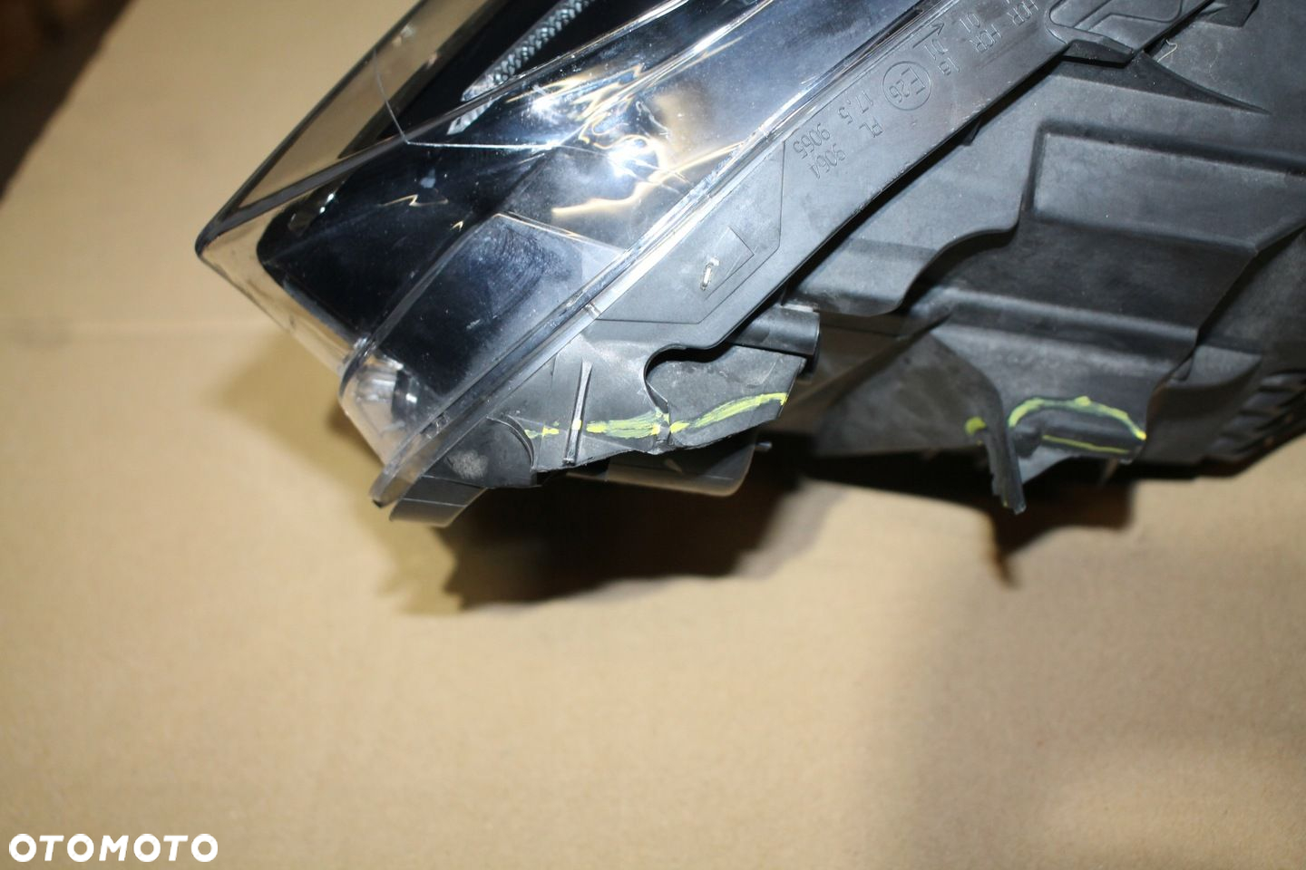 RENAULT CAPTUR PRAWA LAMPA PRAWY REFLEKTOR 260107244R - 8