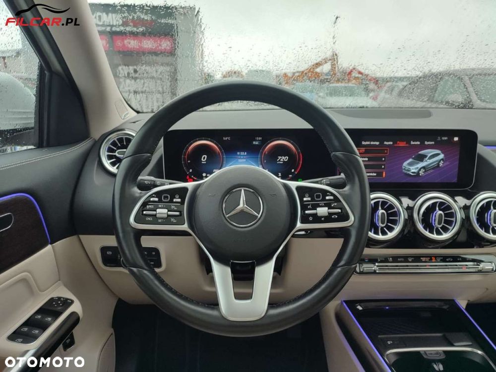 Mercedes-Benz GLA - 10