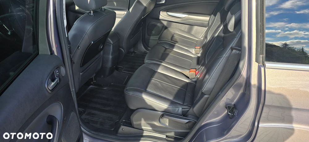 Ford Galaxy - 13