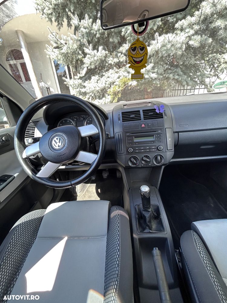 Volkswagen Polo - 11