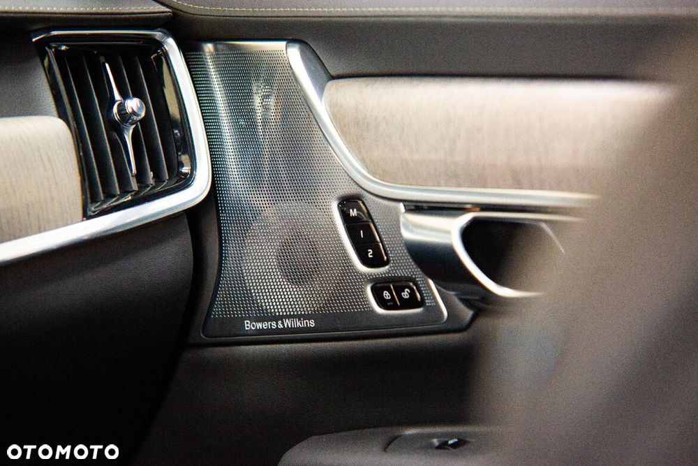 Volvo V90 Cross Country - 23