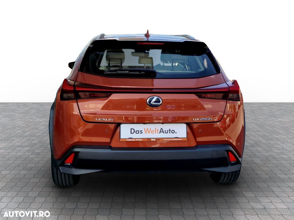 Lexus UX - 9