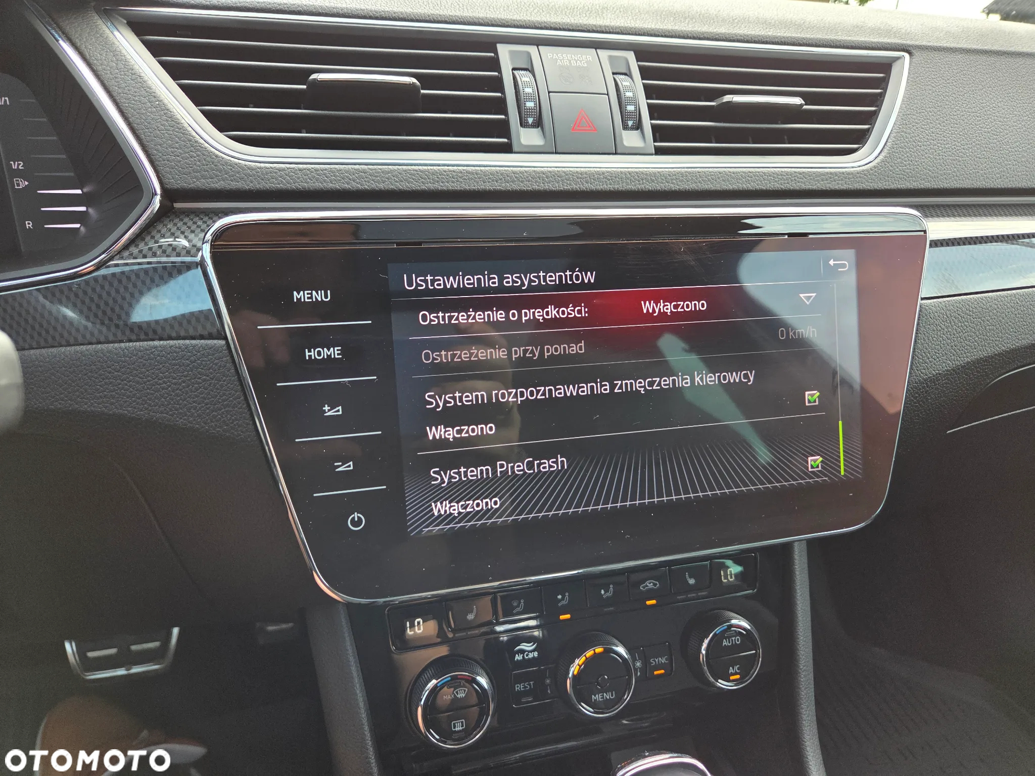 Skoda Superb Combi 2.0 TDI DSG Sportline - 23