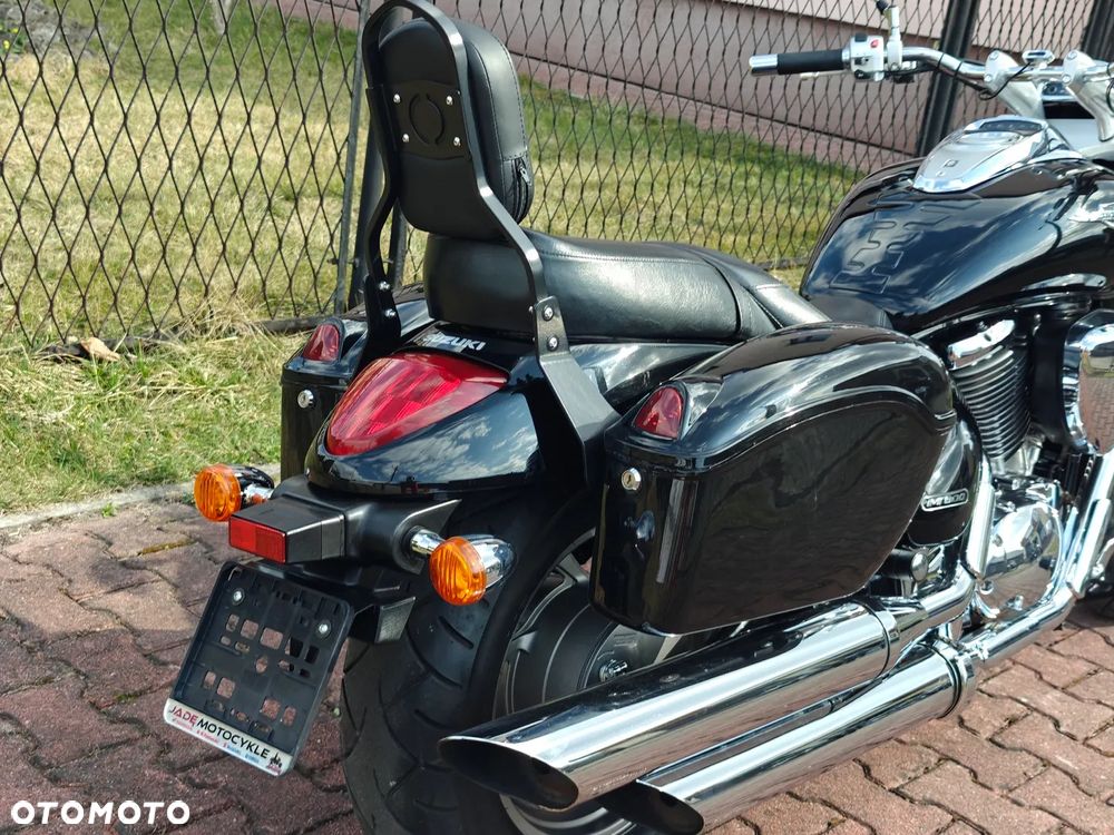 Suzuki Intruder - 14
