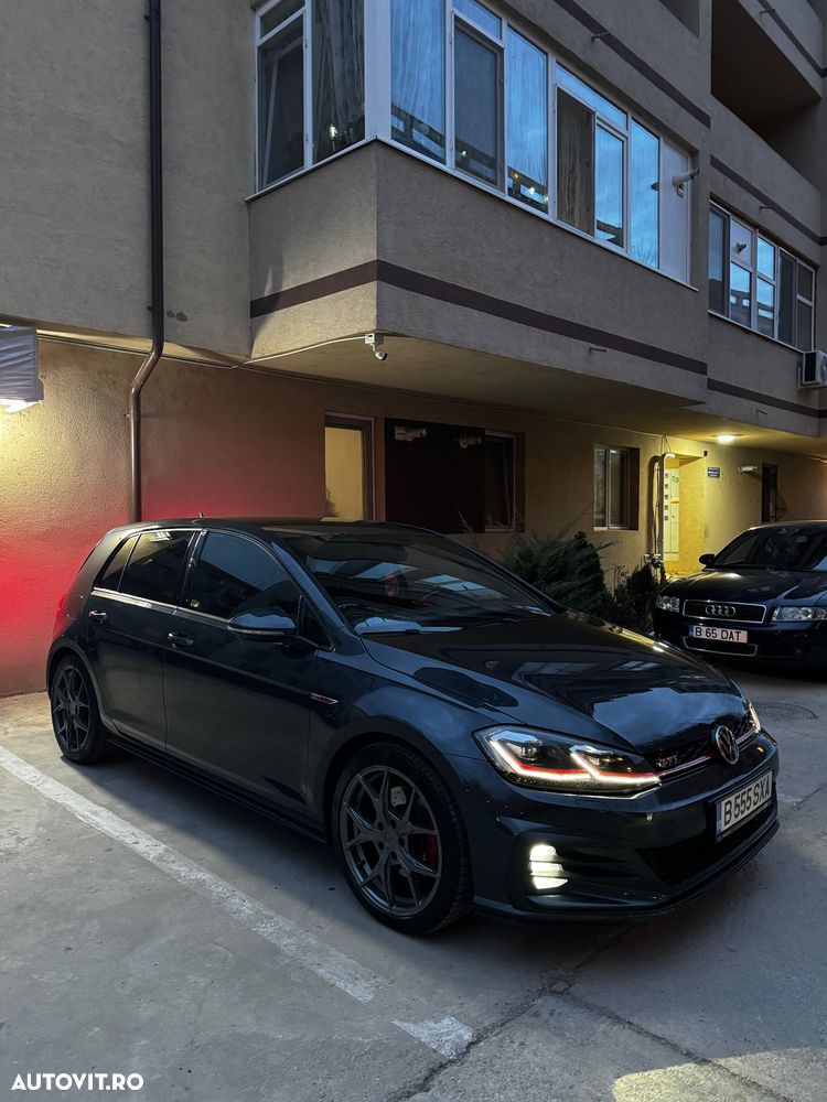 Volkswagen Golf 2.0 TSI GTI - 2