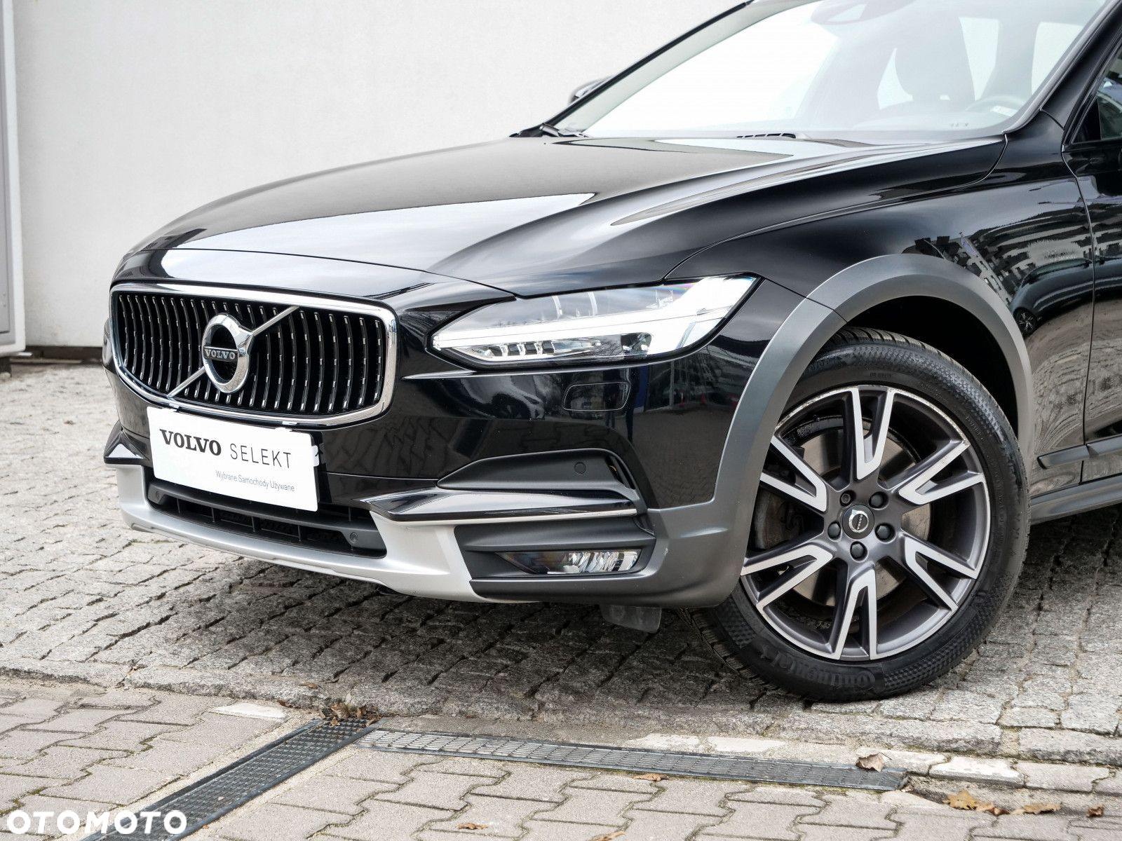 Volvo V90 Cross Country - 11