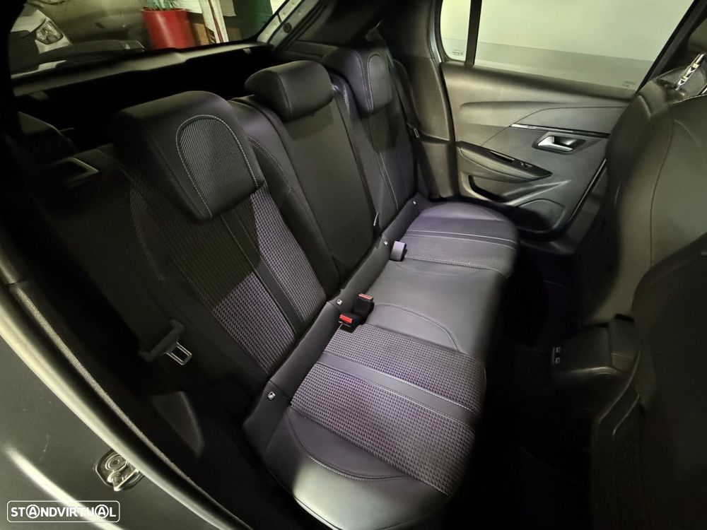 Peugeot e-208 50 kWh GT Line - 30