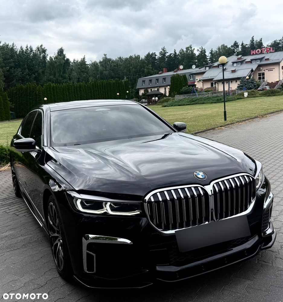 BMW Seria 7 750i xDrive sport - 2