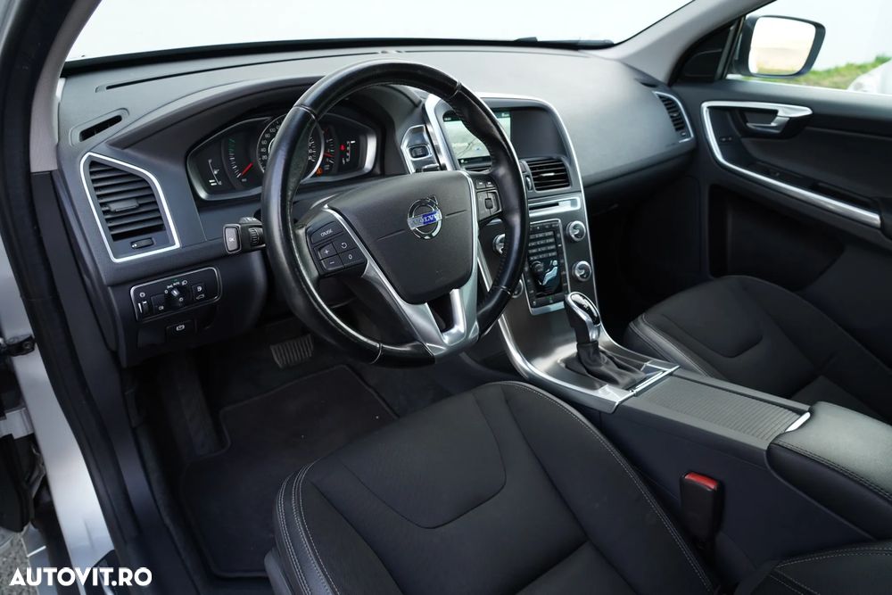 Volvo XC 60 D4 AWD Geartronic Summum - 9