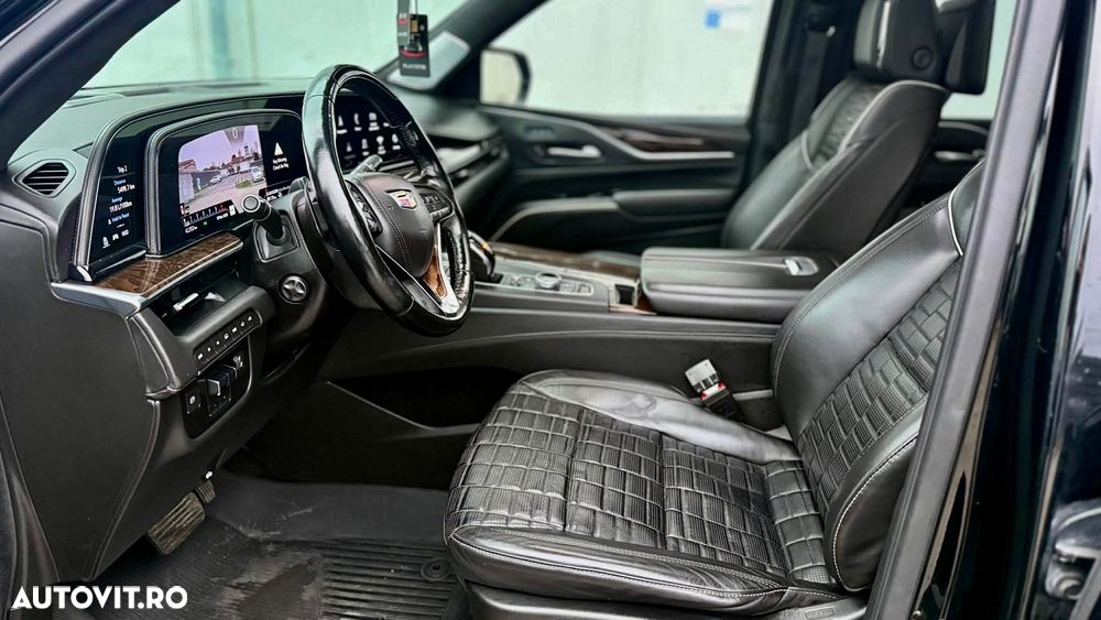 Cadillac Escalade - 4