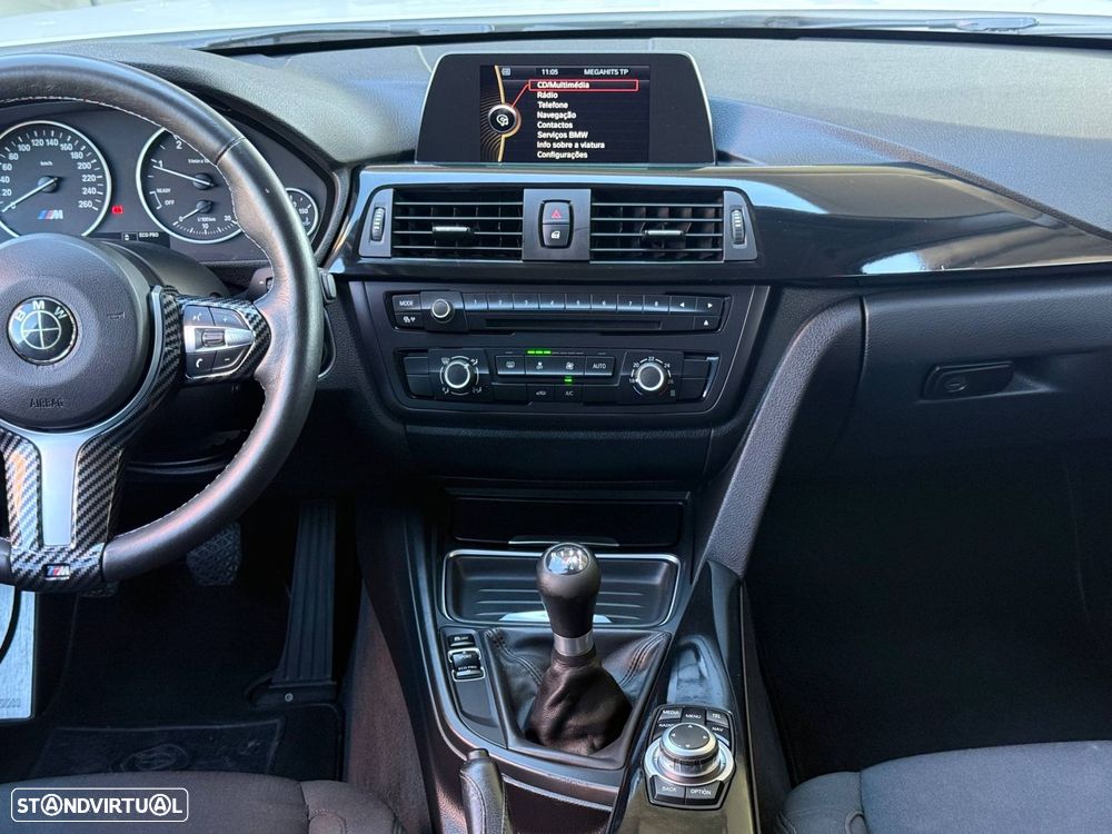 BMW 320 d EfficientDynamics Line Sport - 44