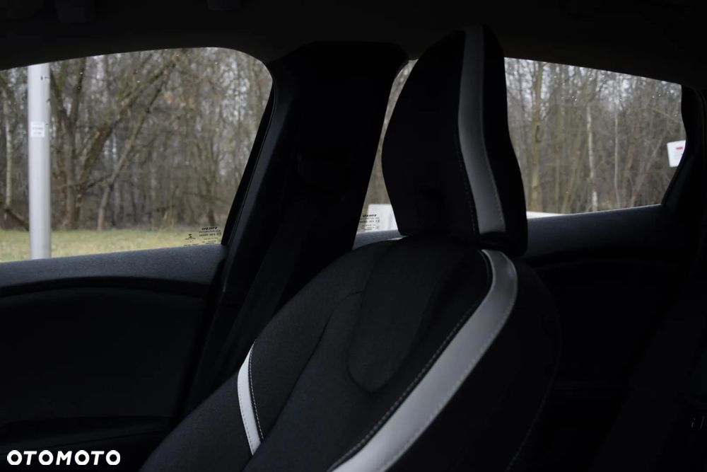Volvo V40 T3 Geartronic - 18