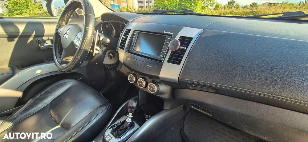 Mitsubishi Outlander 2.2 DI-D 4WD TC-SST Intense+ A05 - 6